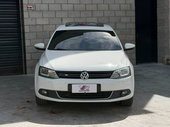 VOLKSWAGEN JETTA 2.0 TSI HIGHLINE 211CV GASOLINA 4P TIPTRONIC VOLKSWAGEN JETTA 2.0 TSI HIGHLINE 211CV GASOLINA 4P TIPTRONIC